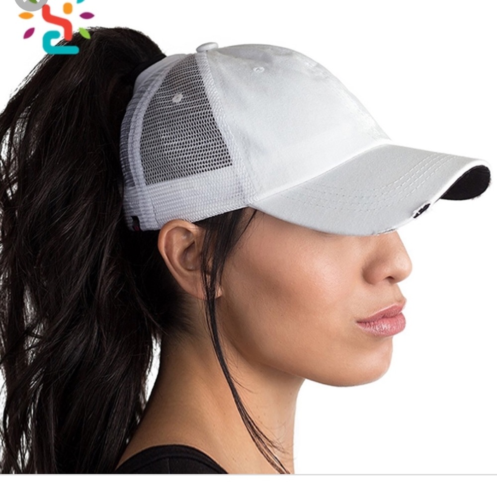 NEW• Becca White Ponytail Lift Baseball Cap
